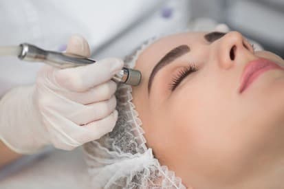 pinnacleskin.com /treatments/microdermabrasion Carousel 1 Image 7
